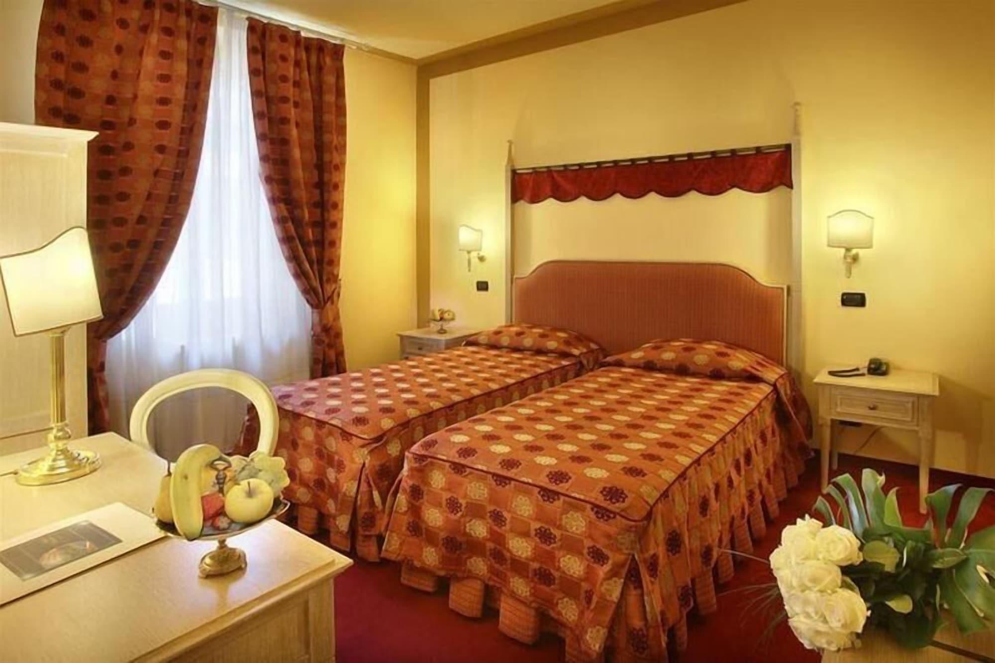 Hotel Manzoni Wellness&Spa Монтекатини-Терме Экстерьер фото